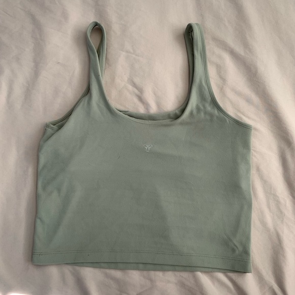 Aritzia TNA Workout tank - Picture 4 of 4